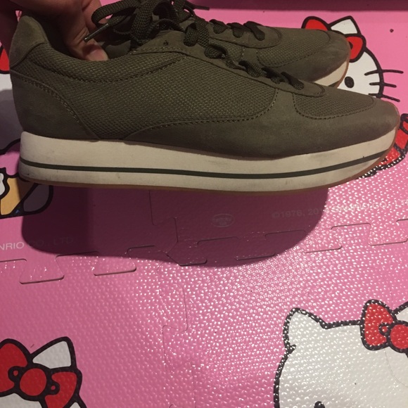 Zara sneaker . like new - Picture 2 of 3